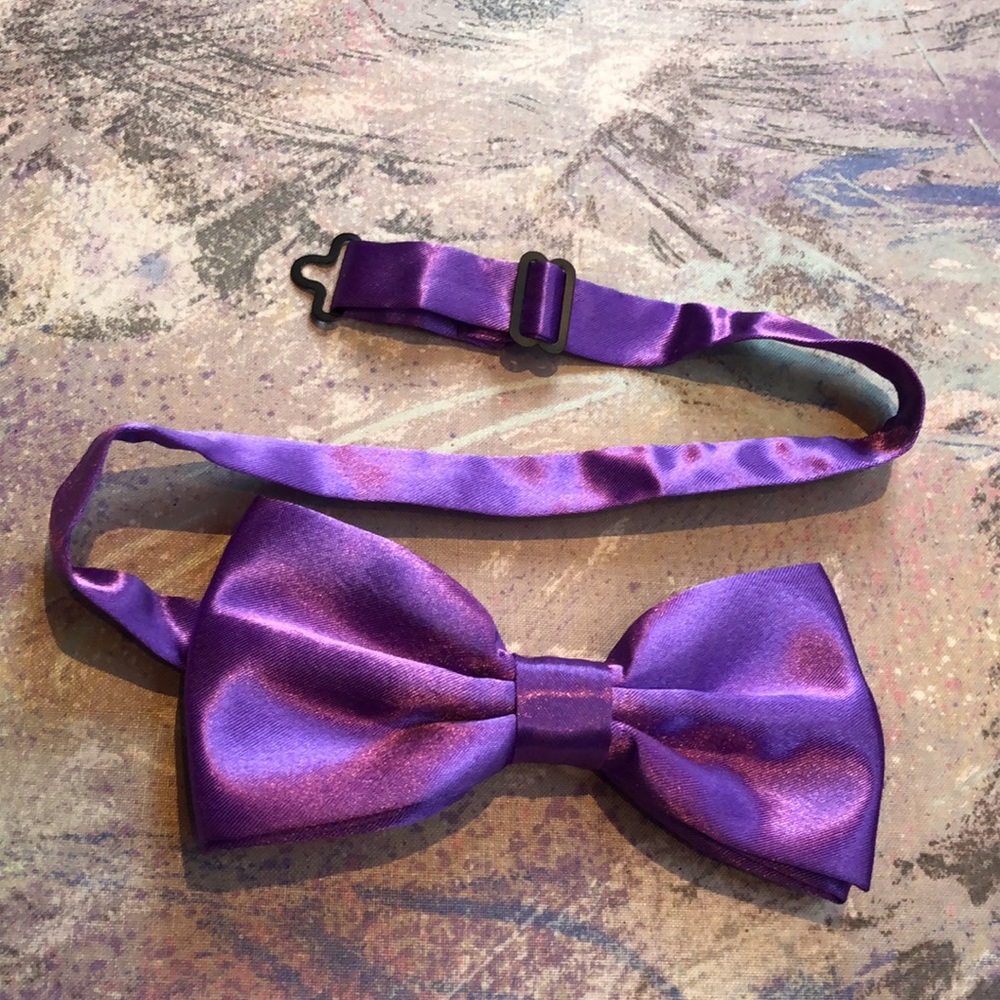 NWOT purple satin bowtie, pre-tied